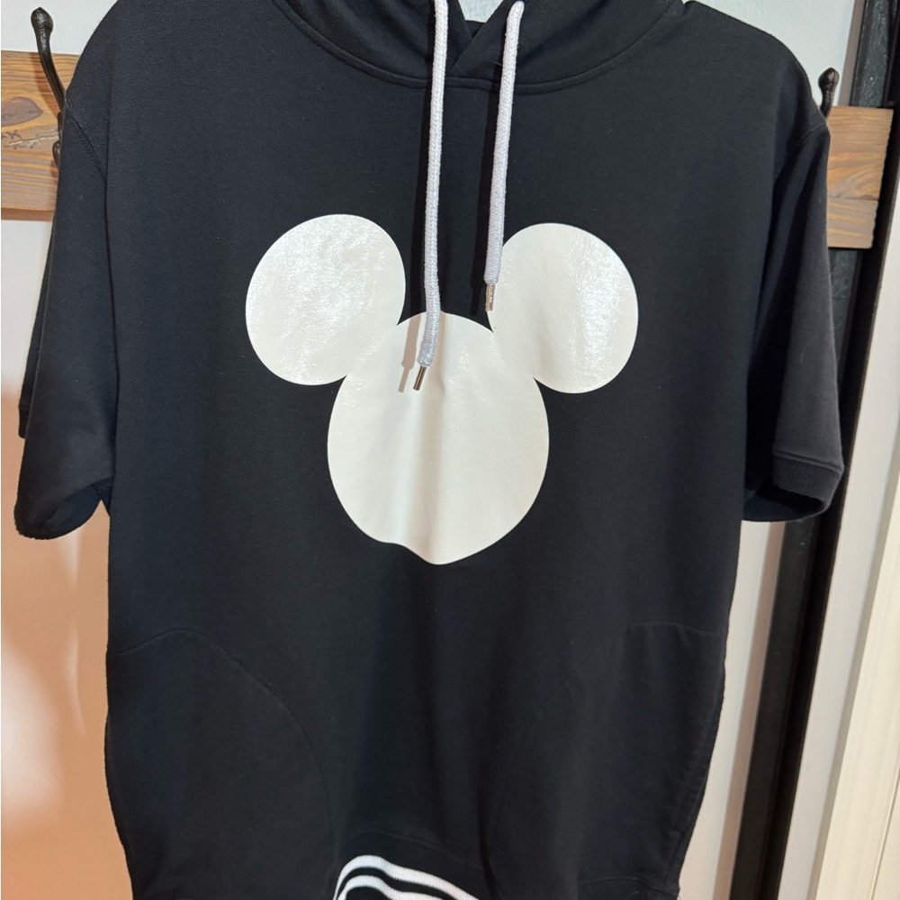 Disney Tokyo Short Sleeve Hoodie Global Disneyana Mickey Mouse EUC
